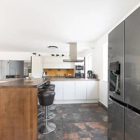 Biggest Helen - 5 Bedrooms, 7 Bathrooms, Air Condition 別荘 カプルーン