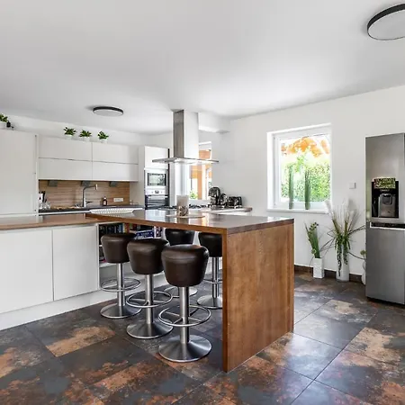 Spacious Helen - 2 Saunas, 5 Bedrooms, 7 Bathrooms In Дом отдыха Капрун