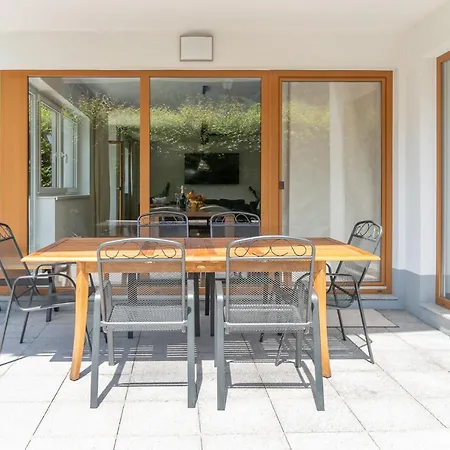 Ferienhaus Biggest Helen - 5 Bedrooms, 7 Bathrooms, Air Condition Kaprun