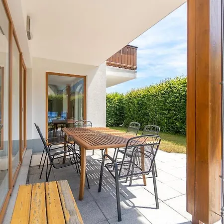 Дом отдыха Spacious Helen - 2 Saunas, 5 Bedrooms, 7 Bathrooms In Капрун