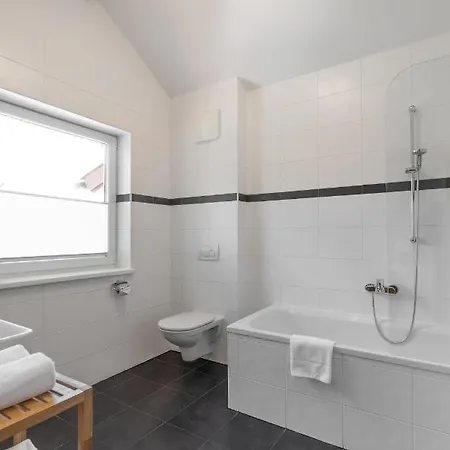 Biggest Helen - 5 Bedrooms, 7 Bathrooms, Air Condition * Kaprun