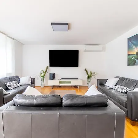 Spacious Helen - 2 Saunas, 5 Bedrooms, 7 Bathrooms In * Капрун