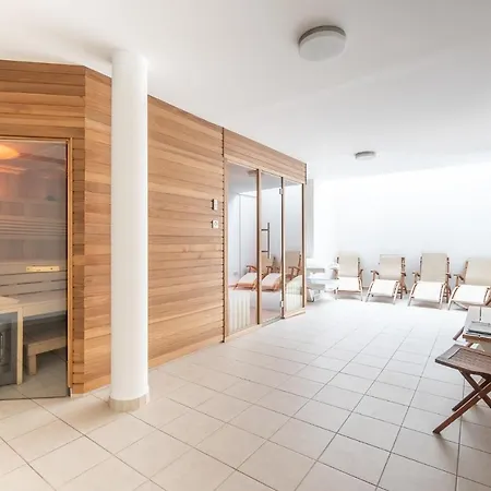 Spacious Helen - 2 Saunas, 5 Bedrooms, 7 Bathrooms In Дом отдыха *