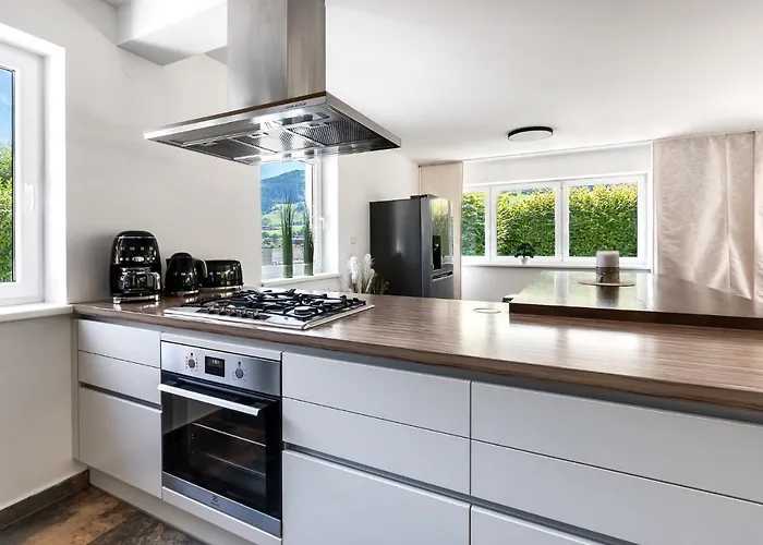 Biggest Helen - 5 Bedrooms, 7 Bathrooms, Air Condition Kaprun