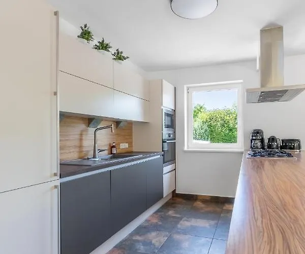 Dom wakacyjny Biggest Helen - 5 Bedrooms, 7 Bathrooms, Air Condition Kaprun