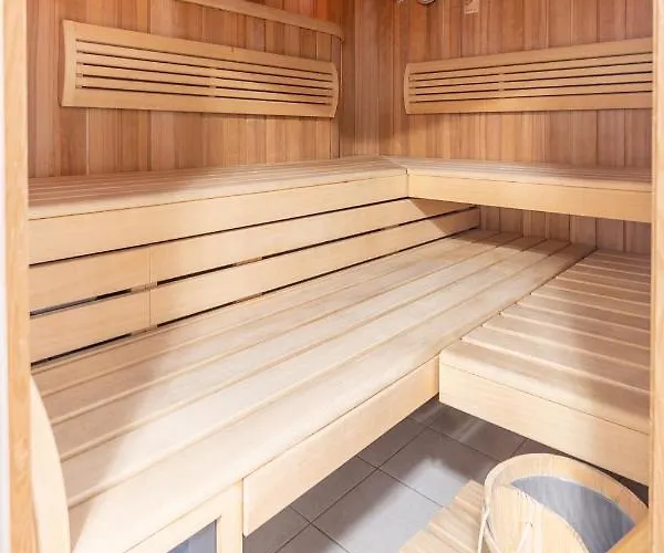 Dom wakacyjny Biggest Helen - 5 Bedrooms, 7 Bathrooms, Air Condition Kaprun